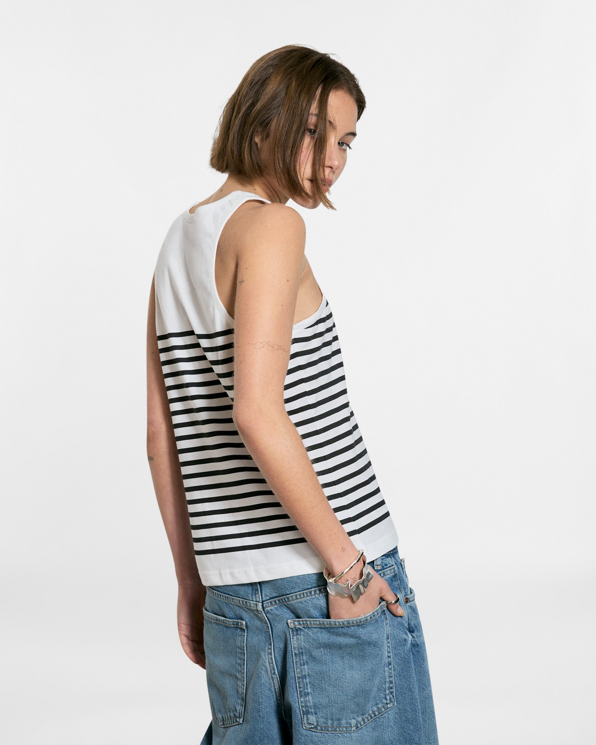 XIV.SIX  VEST // WHITE x BLACK