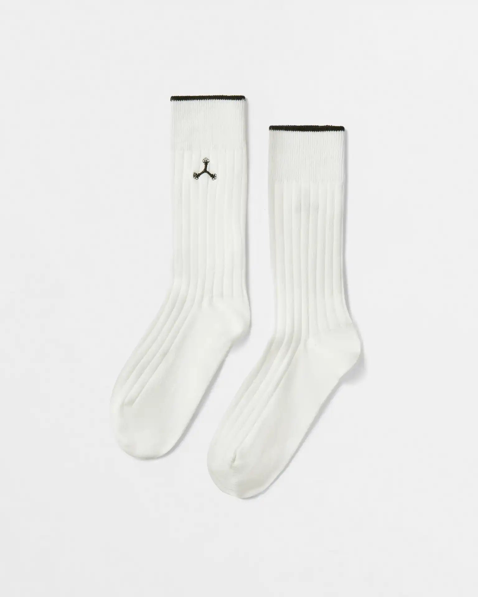X.TWENTY SOCKS // WHITE x BLACK